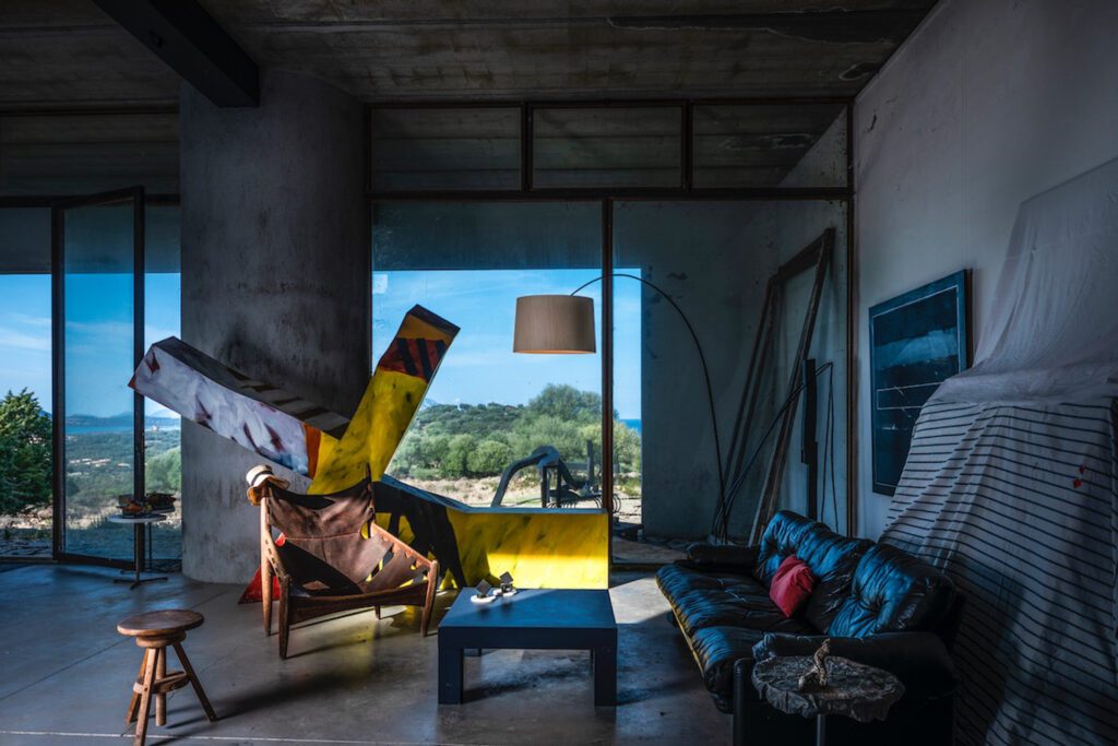 Twigging Wood使用蜂巢散射器、碳纤维干和新LED电路,光源和形式都变暖