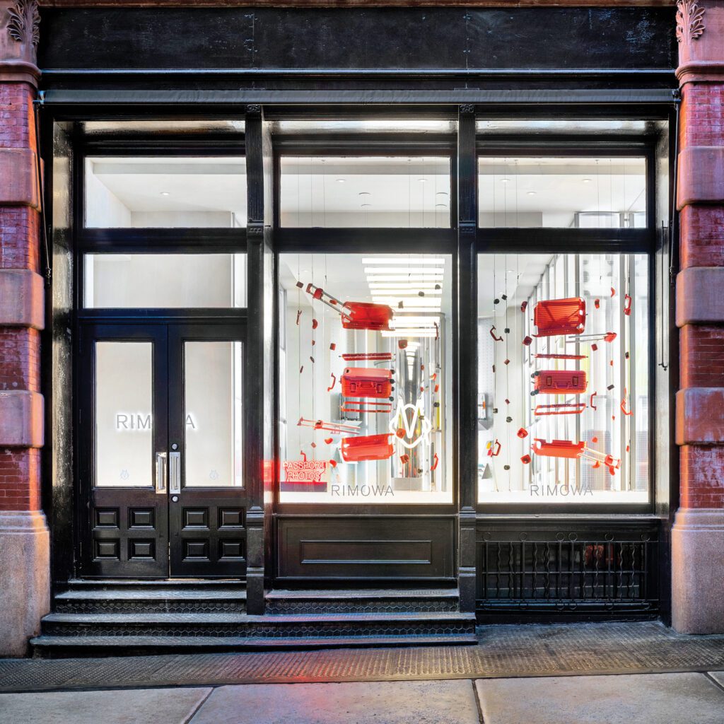 商店前窗安装启动