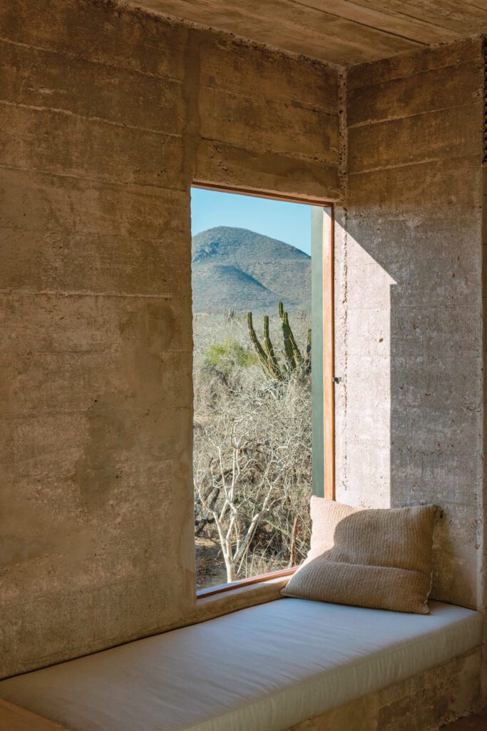 客房中日眠小屋忽略Sierradela Laguna山