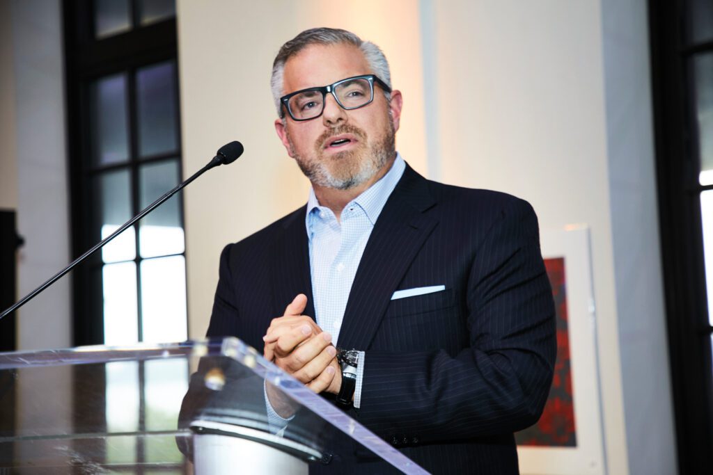 yabo体育首页Adam Sandow讲台