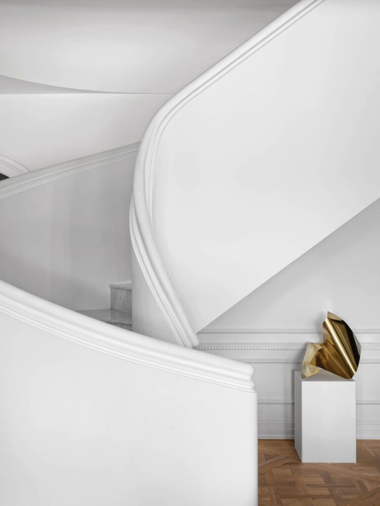 螺旋阶梯和墙模新加