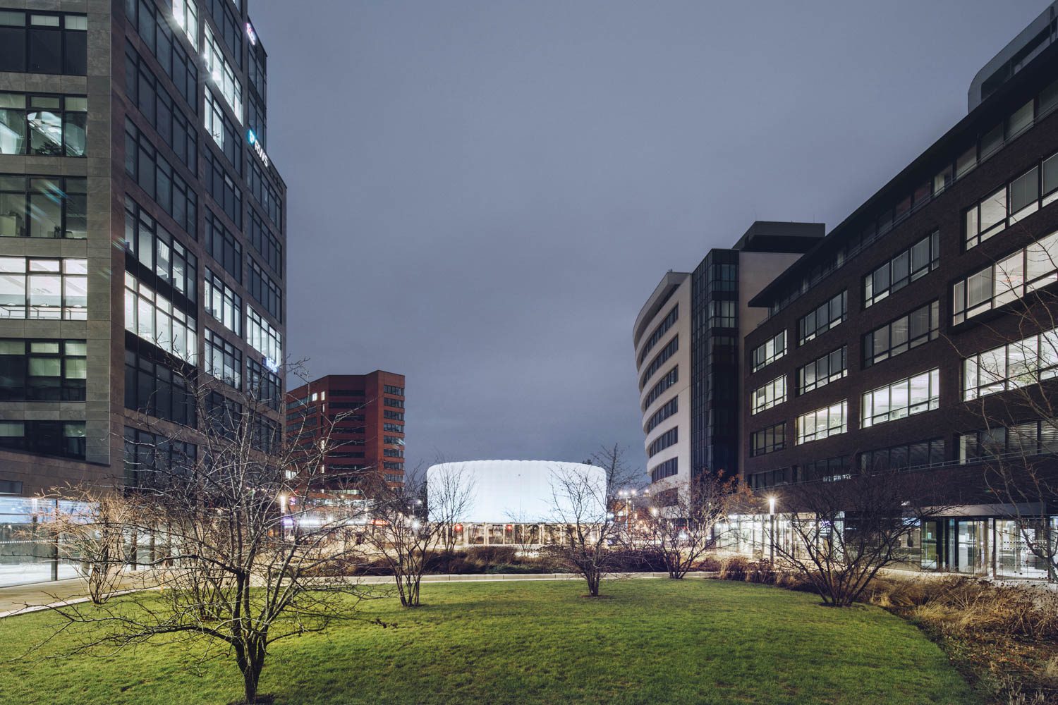 空气广场夜间点亮