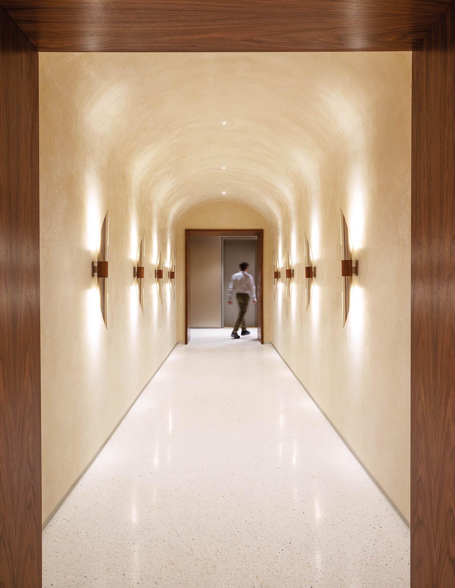 长通道有隐形照亮方式