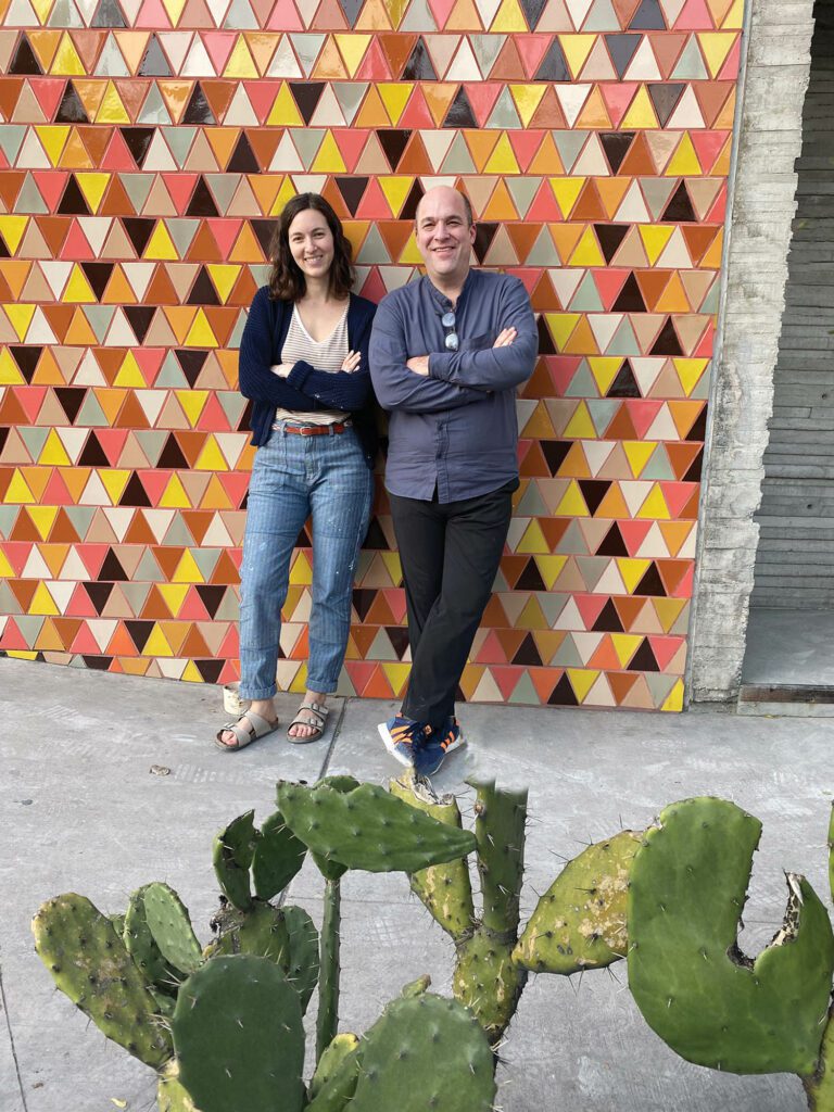 海伦·列维和何塞·诺埃苏罗