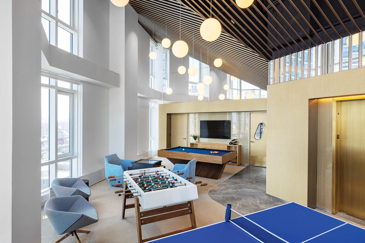 游戏室池表和足球