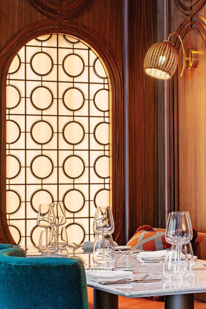 吉安诺餐厅黑化炉装玻璃并用丙烯扩散器前台