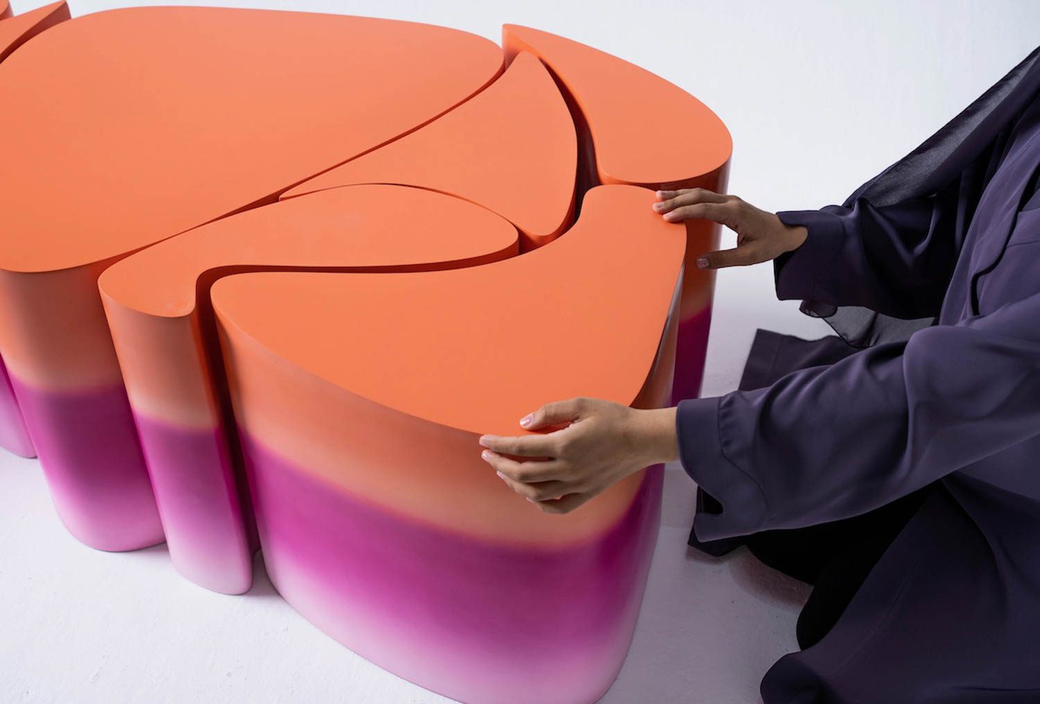 粉红色和橙色梯度小模块凳表