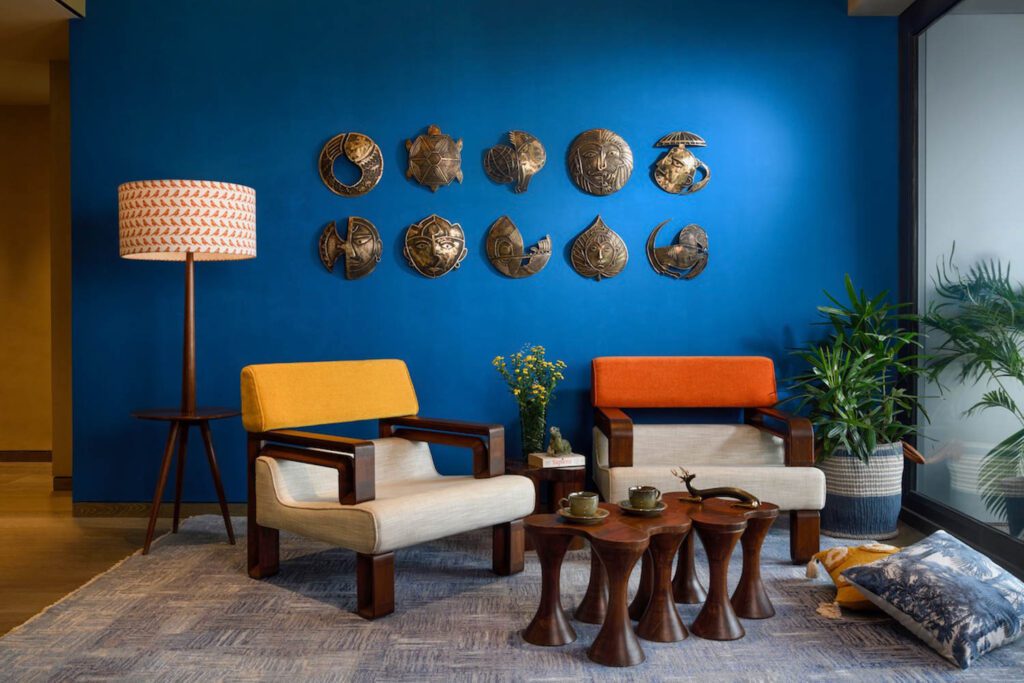 Fratelli用黄红背对面蓝墙