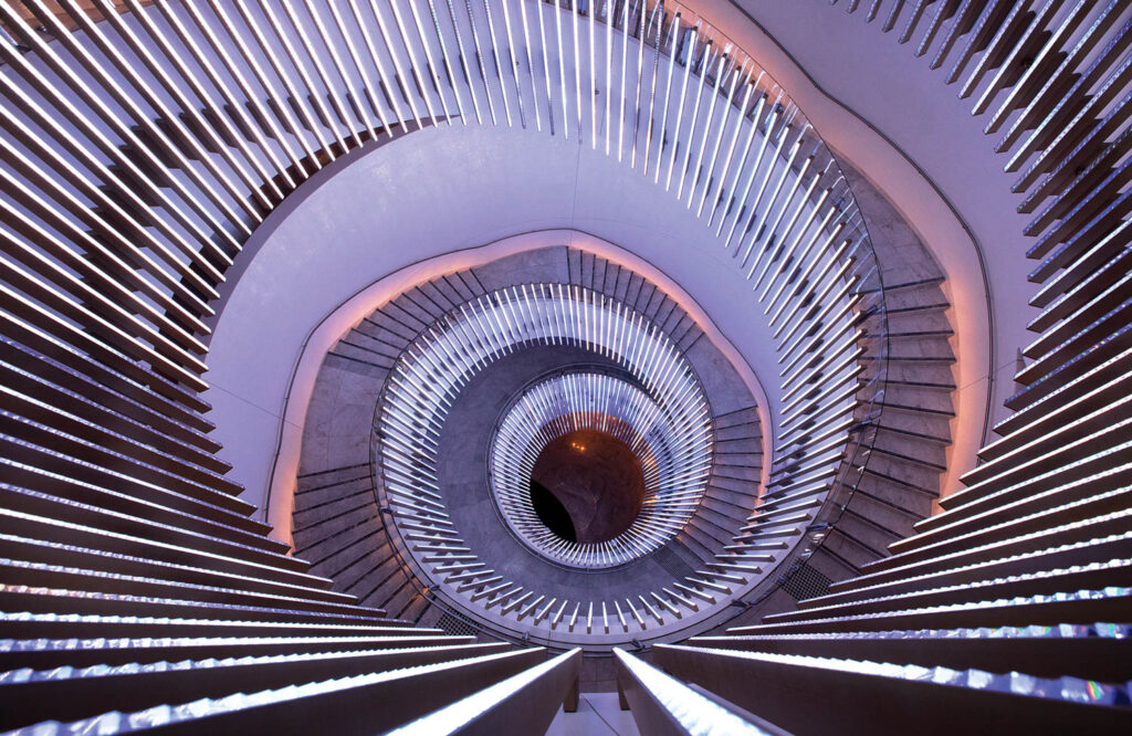 下望紫螺旋阶梯 皇室悉尼酒店