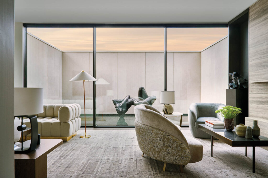 爱座和手椅 加利福尼亚家庭客厅