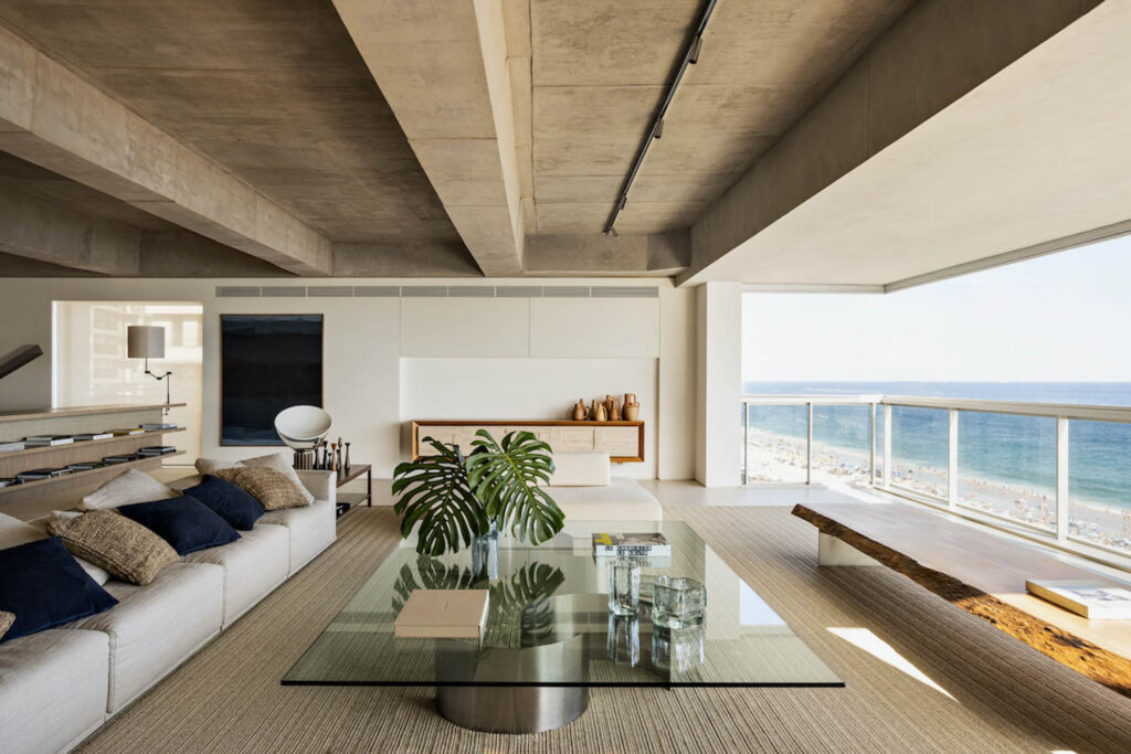 Orla公寓客厅内由Studio Arthur Casas