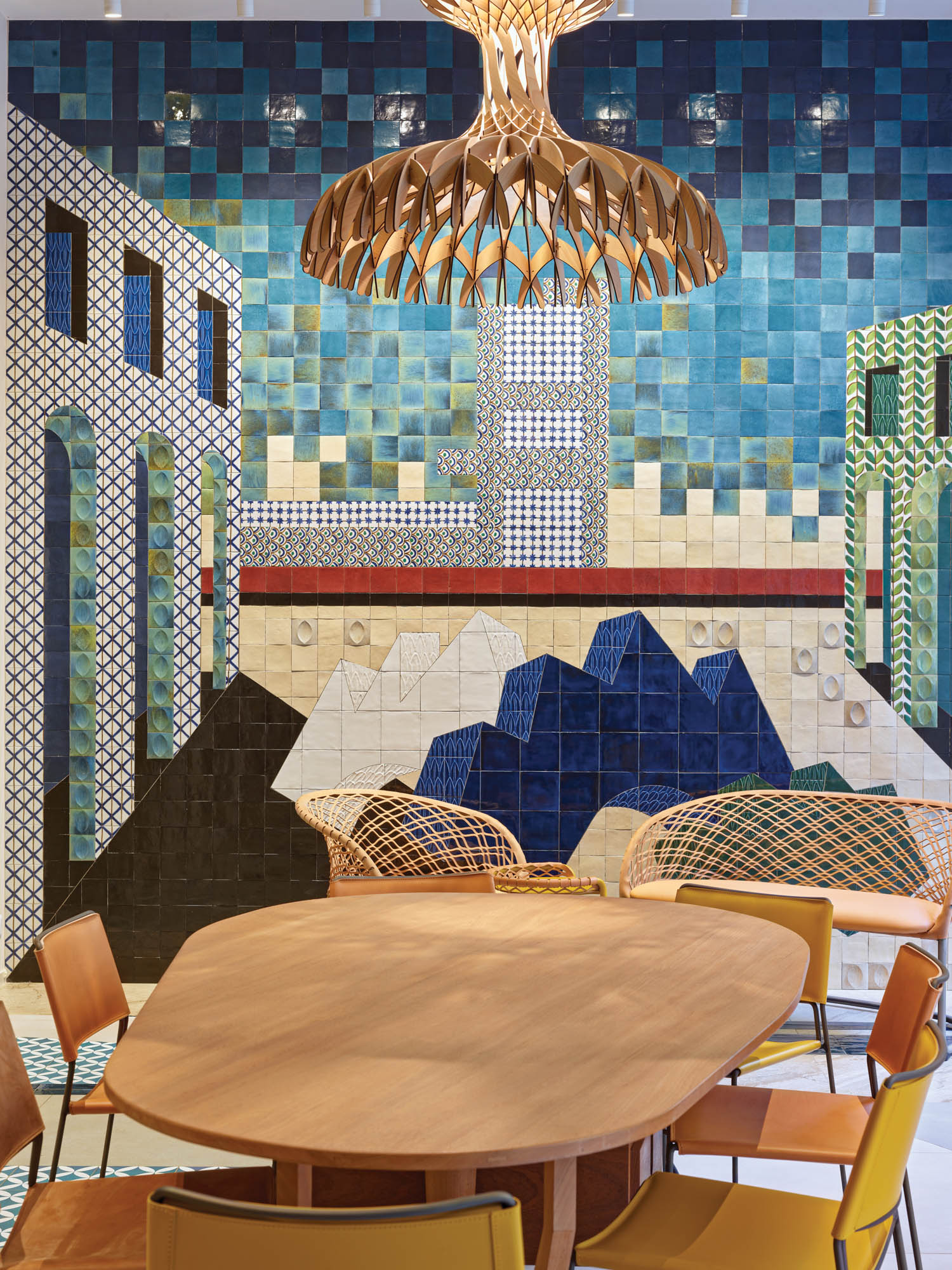 珠粒式瓦素画画波斯圆形画团、埃及尖塔和罗马柱