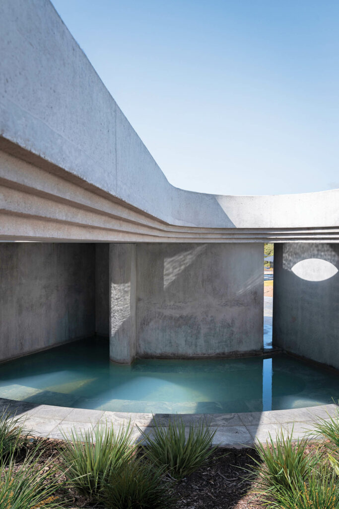 热泉和温泉热水池