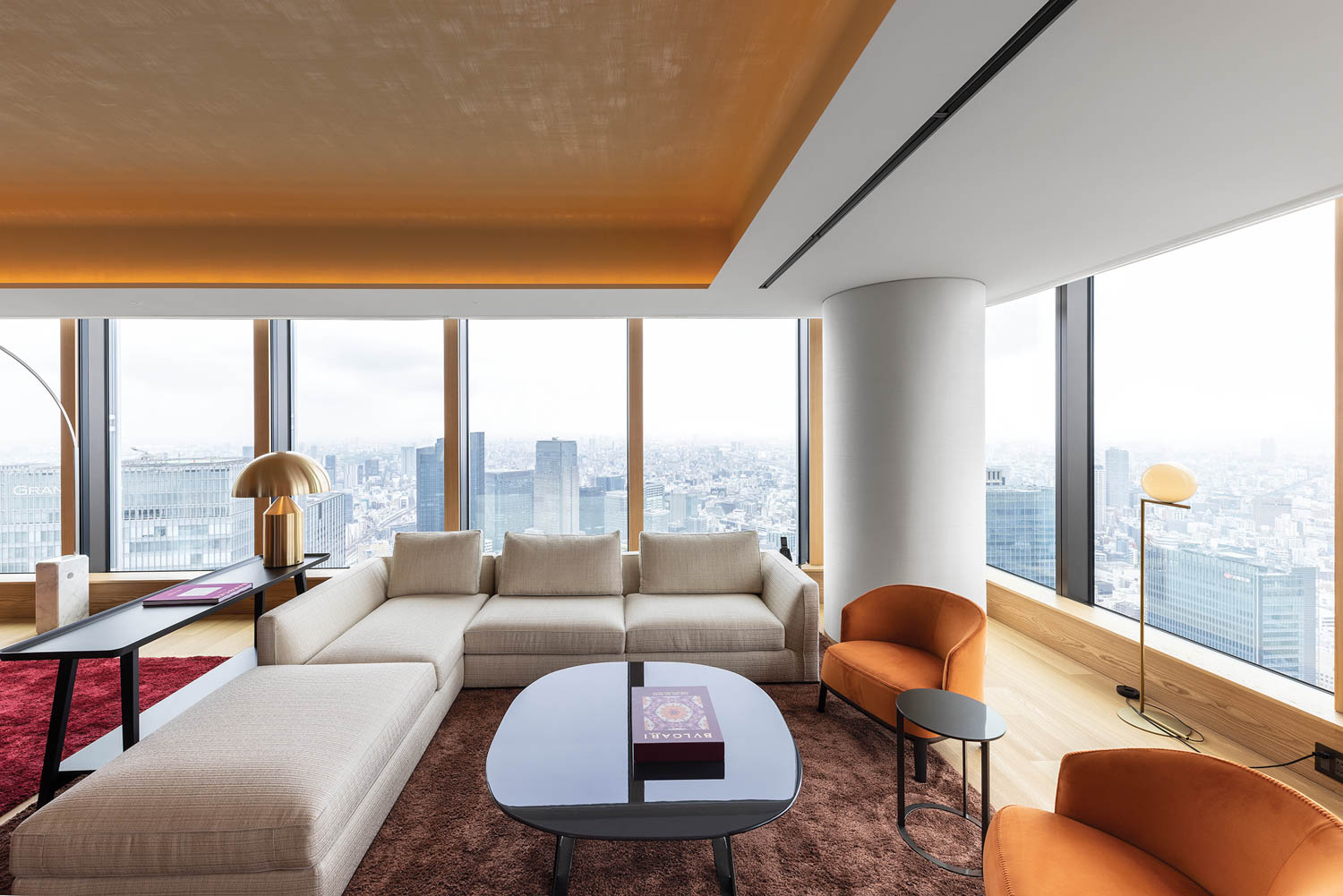 东京景象可见于东京Bulgari宾馆客房客厅
