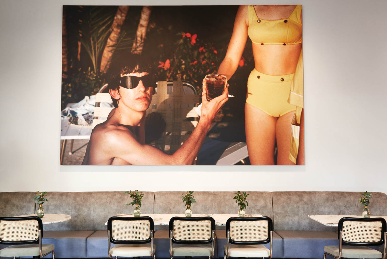 伦敦OudreyGreen和Larry酒吧墙上本中相