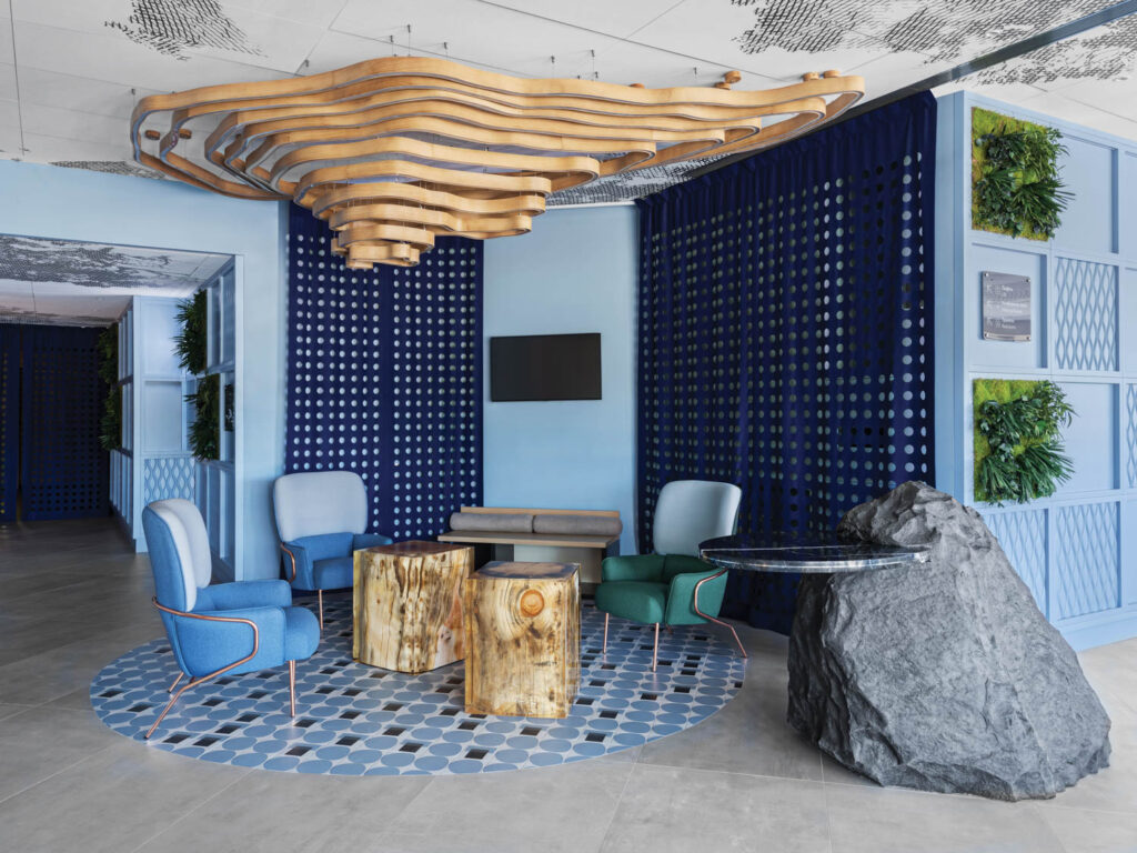 木天花板元素相似树形环 上方接待台 本宾馆