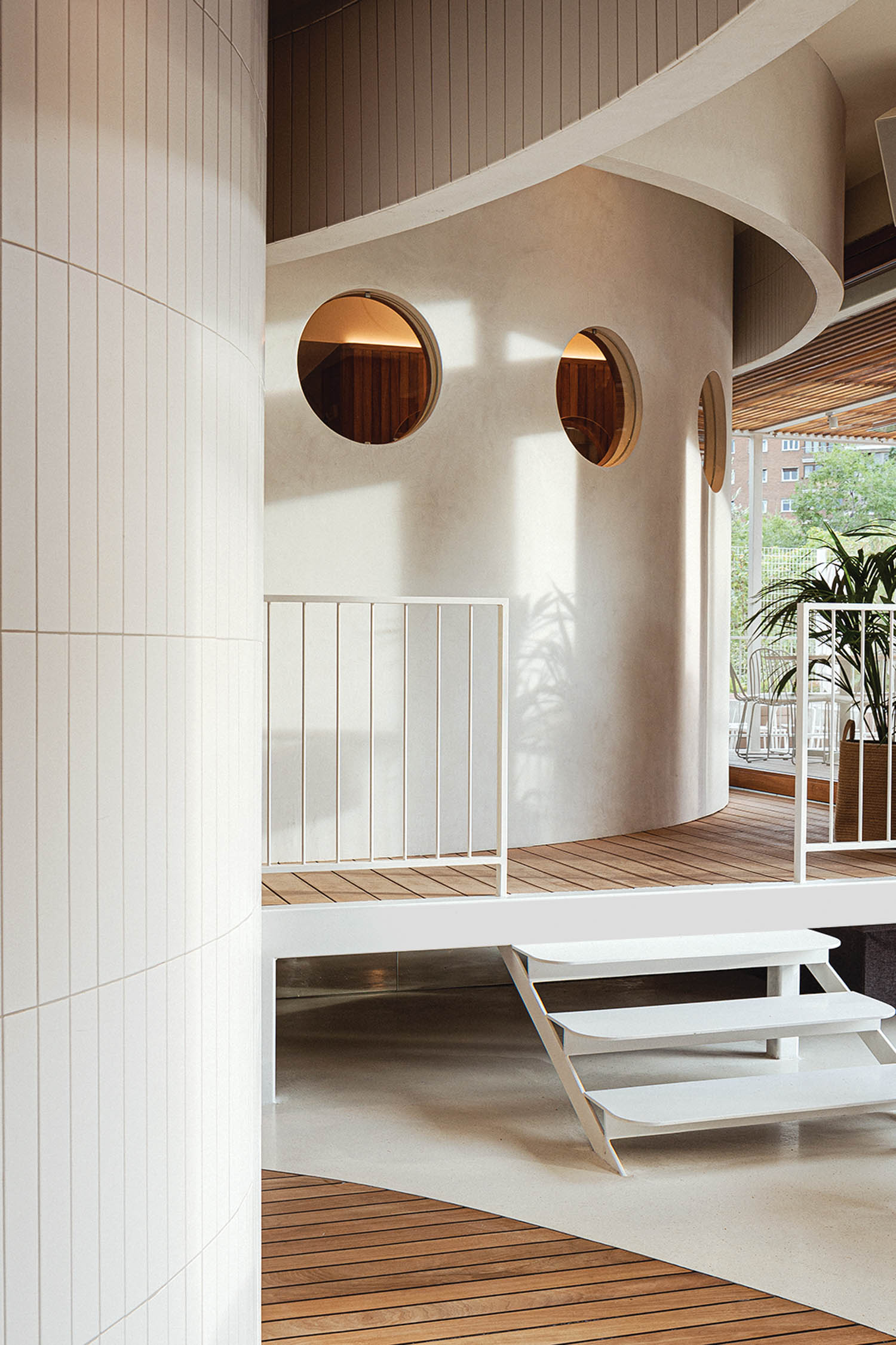 马德里海口餐厅内插孔