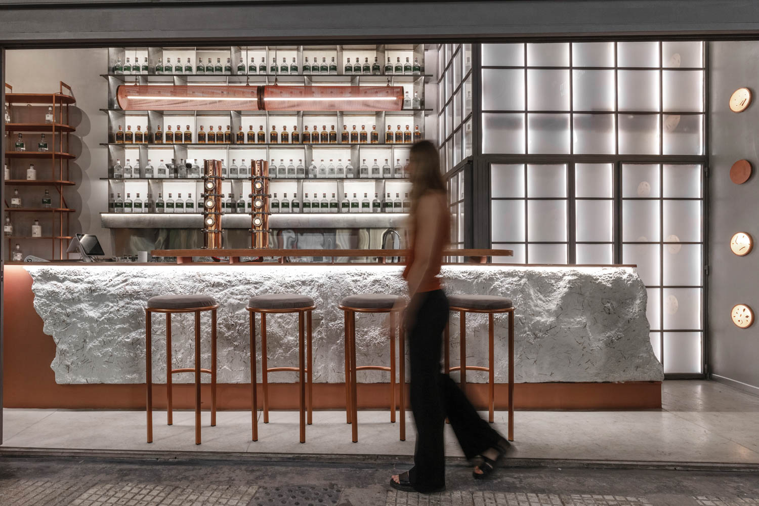 gin酒吧橙白口音