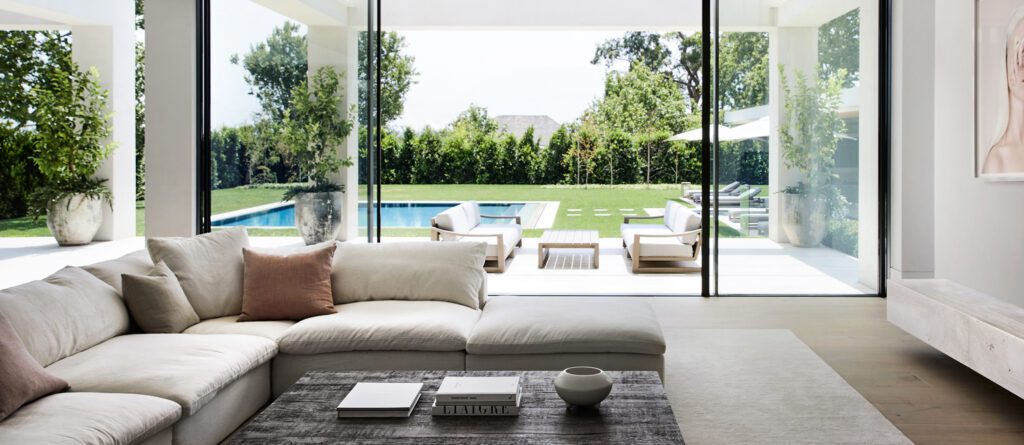 Toorak花园客厅开机后院和游泳池