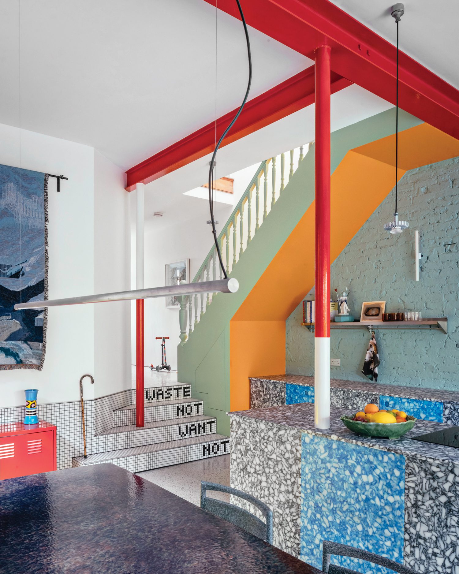 三尺楼下发现死区意味着地板可下拉而不挖掘费用昂贵,结果产生12尺高空体积masaic牌子引用AugustusWelbyNorthmore普金板