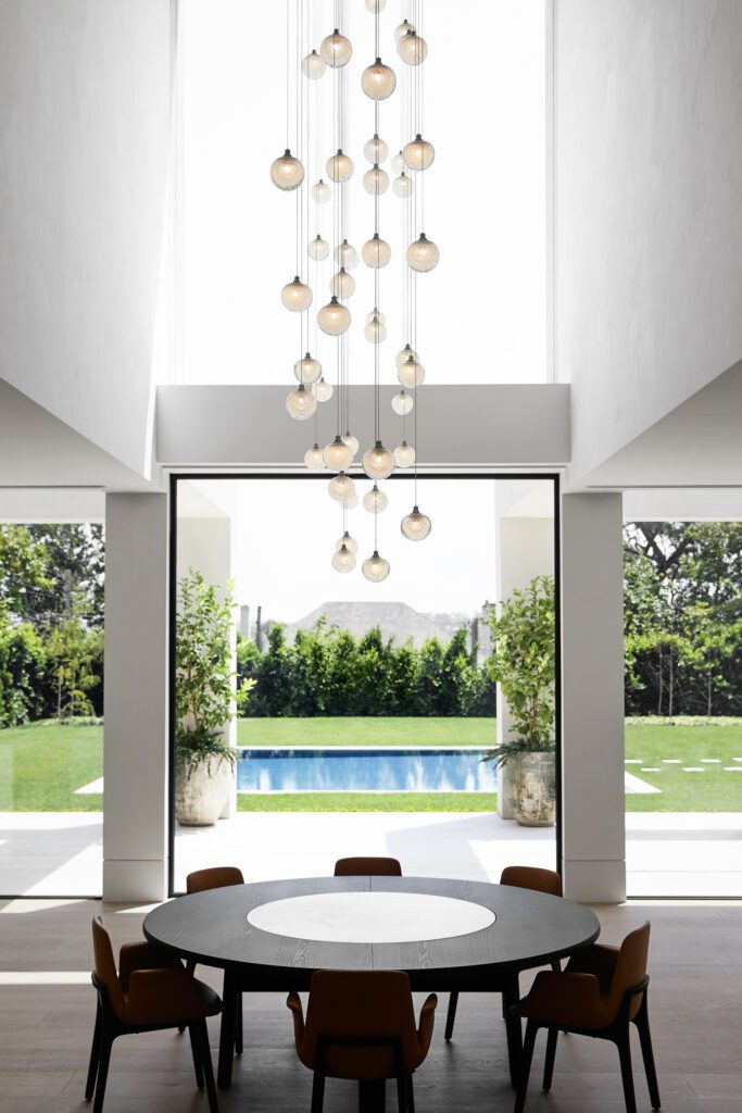 松口安装50菲济球灯 Articolo挂上餐厅