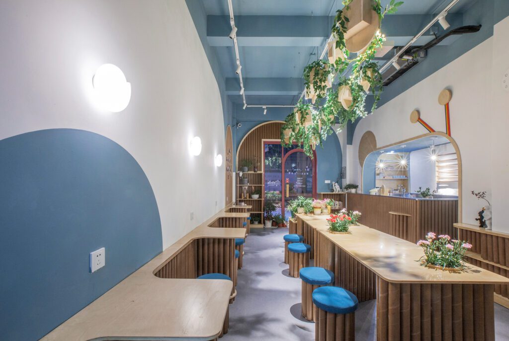 纸管加胶合板表和凳子