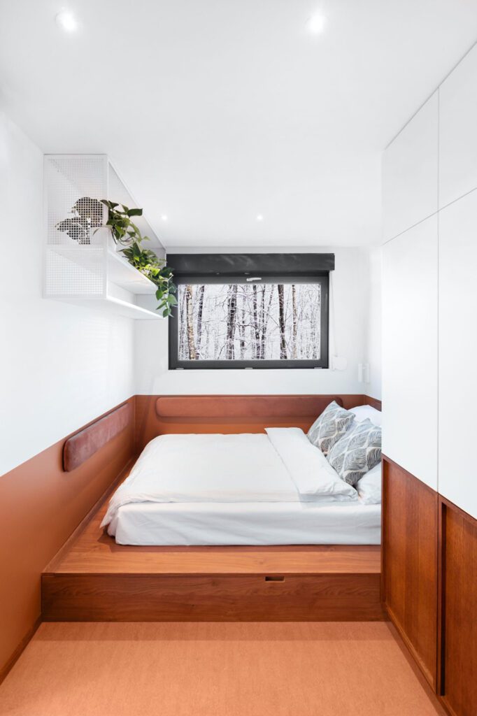 自定义彩虹存储器为卧室加热照片由Izabela Retka和Znamysi