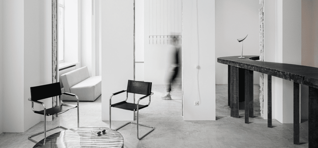 自定义石墨混凝土表重800磅照片来源:Yevhenii Avramenko和Nata Kuryrenko