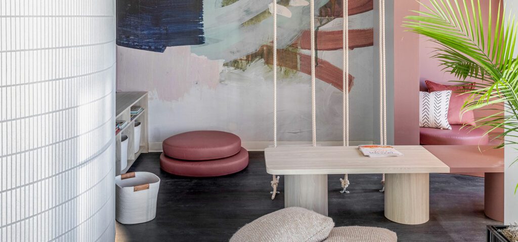 Minded画作为孩子们休息室欢呼本杰明摩尔Citta画它