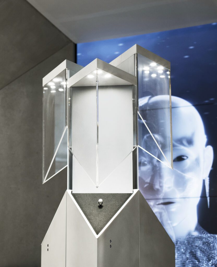 后台开放Vitrine视频安装Regis Tosetti和Thomas traum展示Alyh的冒险,摄影家Gilles Rivolier