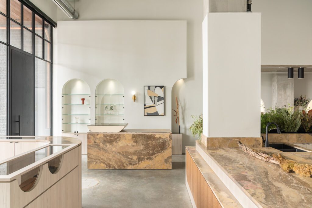 晶体和精密磨坊 暴露谷平衡 原封不动冷调调色盘