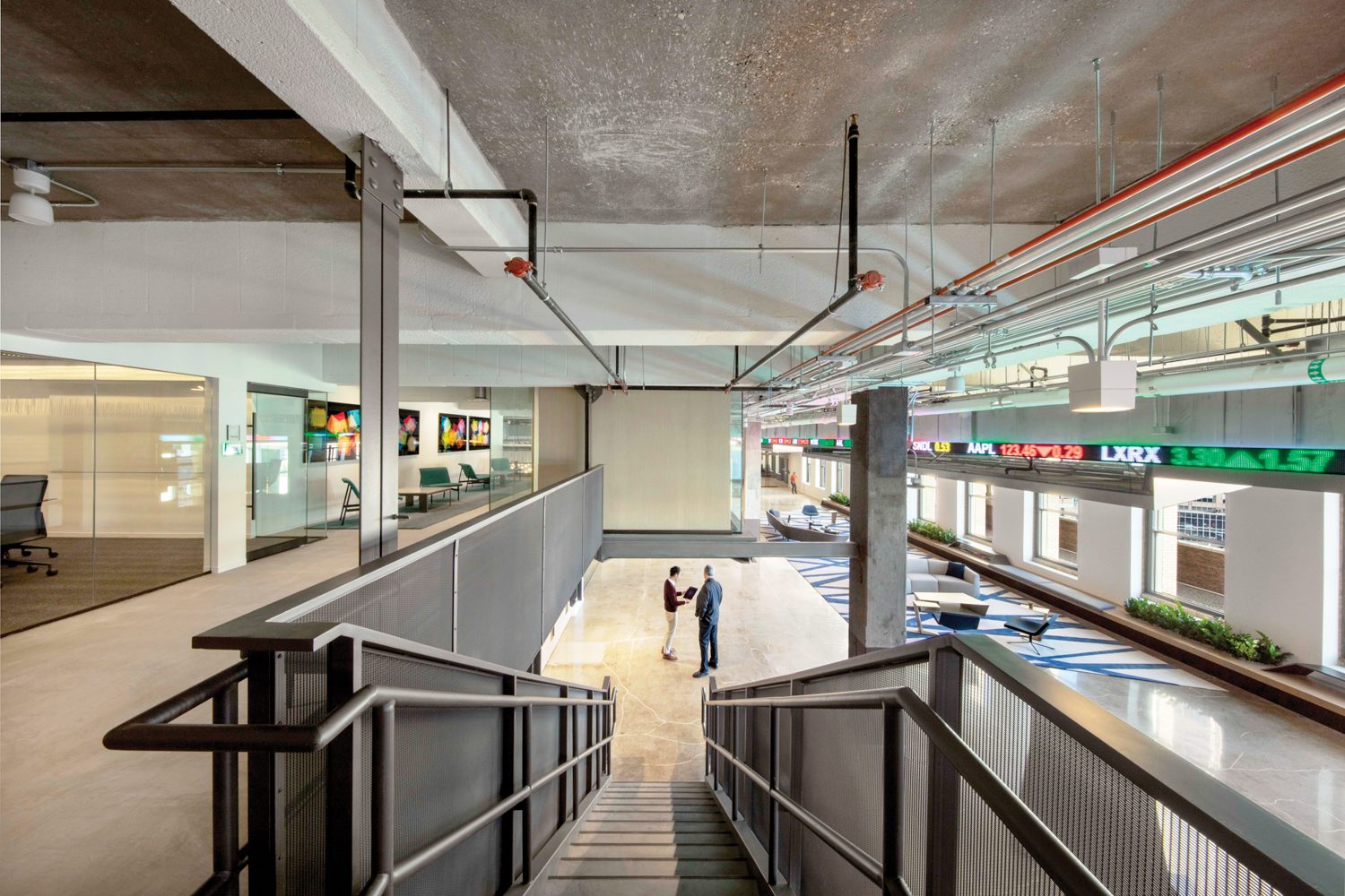 画钢阶梯配钢丝网际交易通向梅扎宁