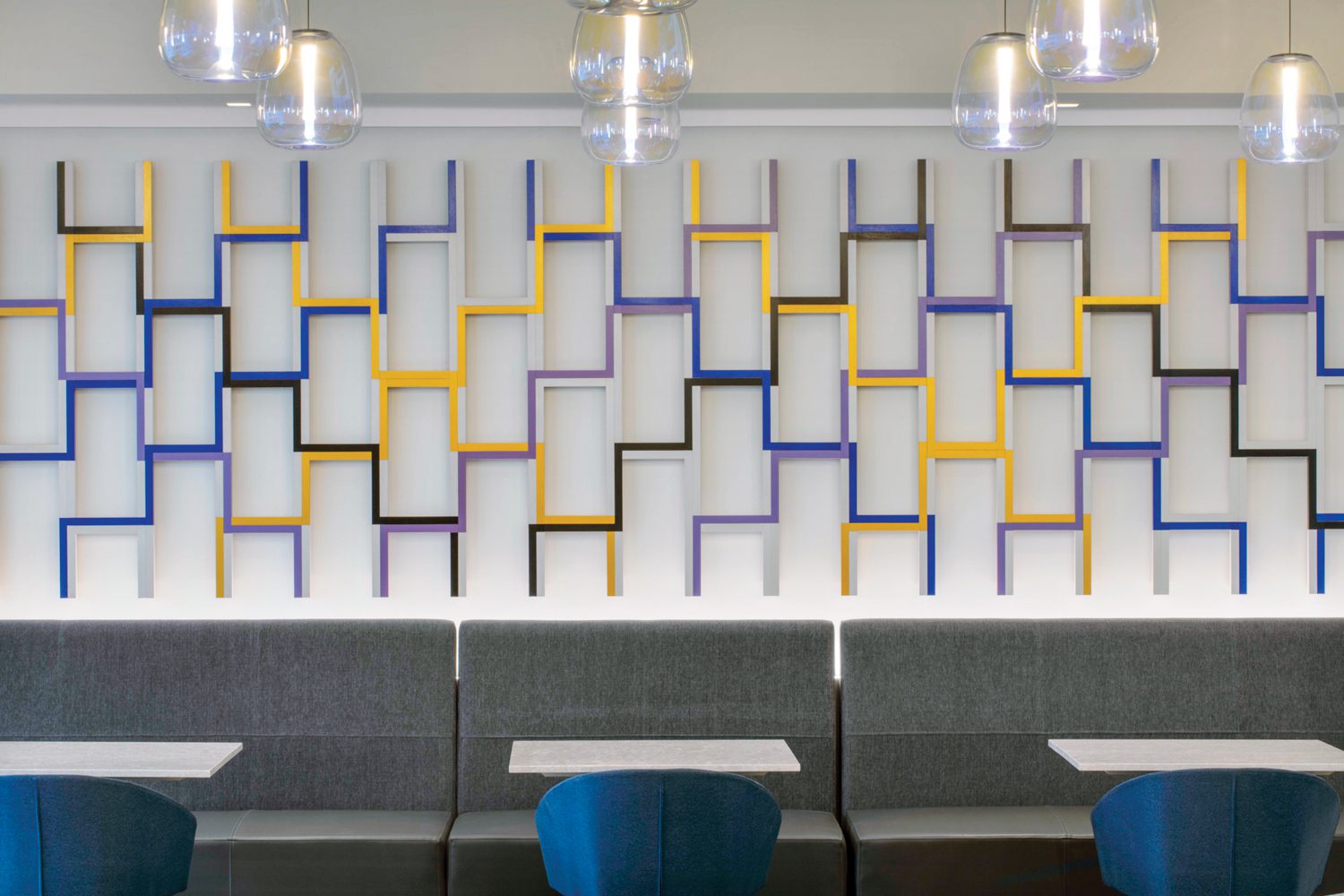 社会枢纽后方小泽易美的几何引出金融市场运动