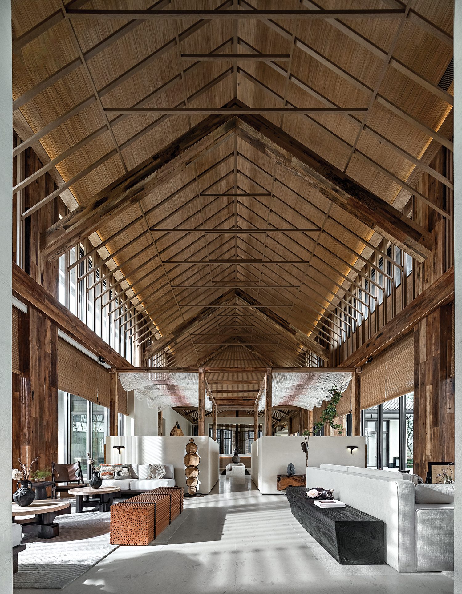 平面天花板向像画廊的室内提供生素素