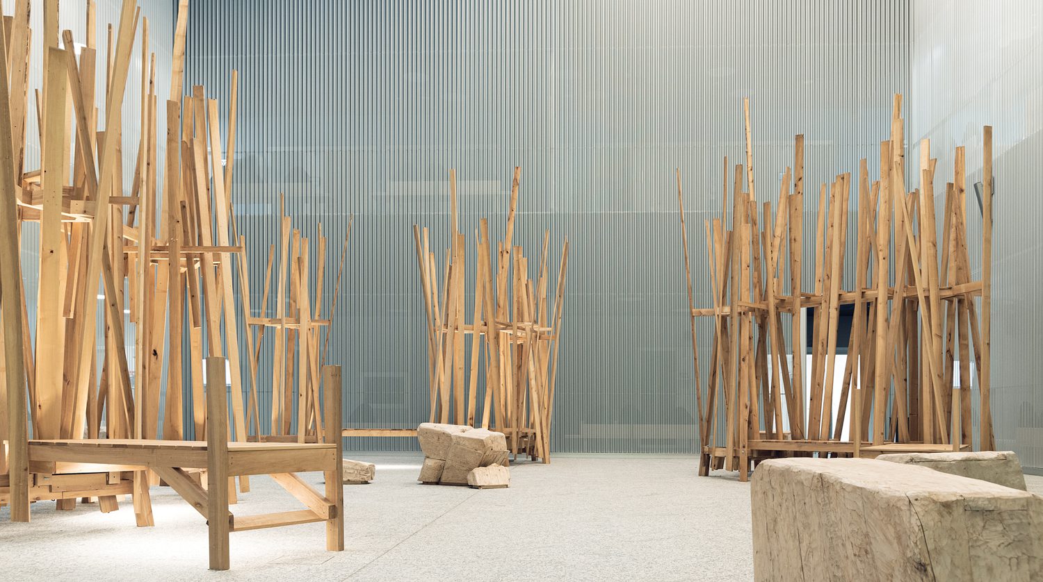 院外院子 塔浦安斯彭和阿德尔雕塑提供座席汉努Rytky摄影