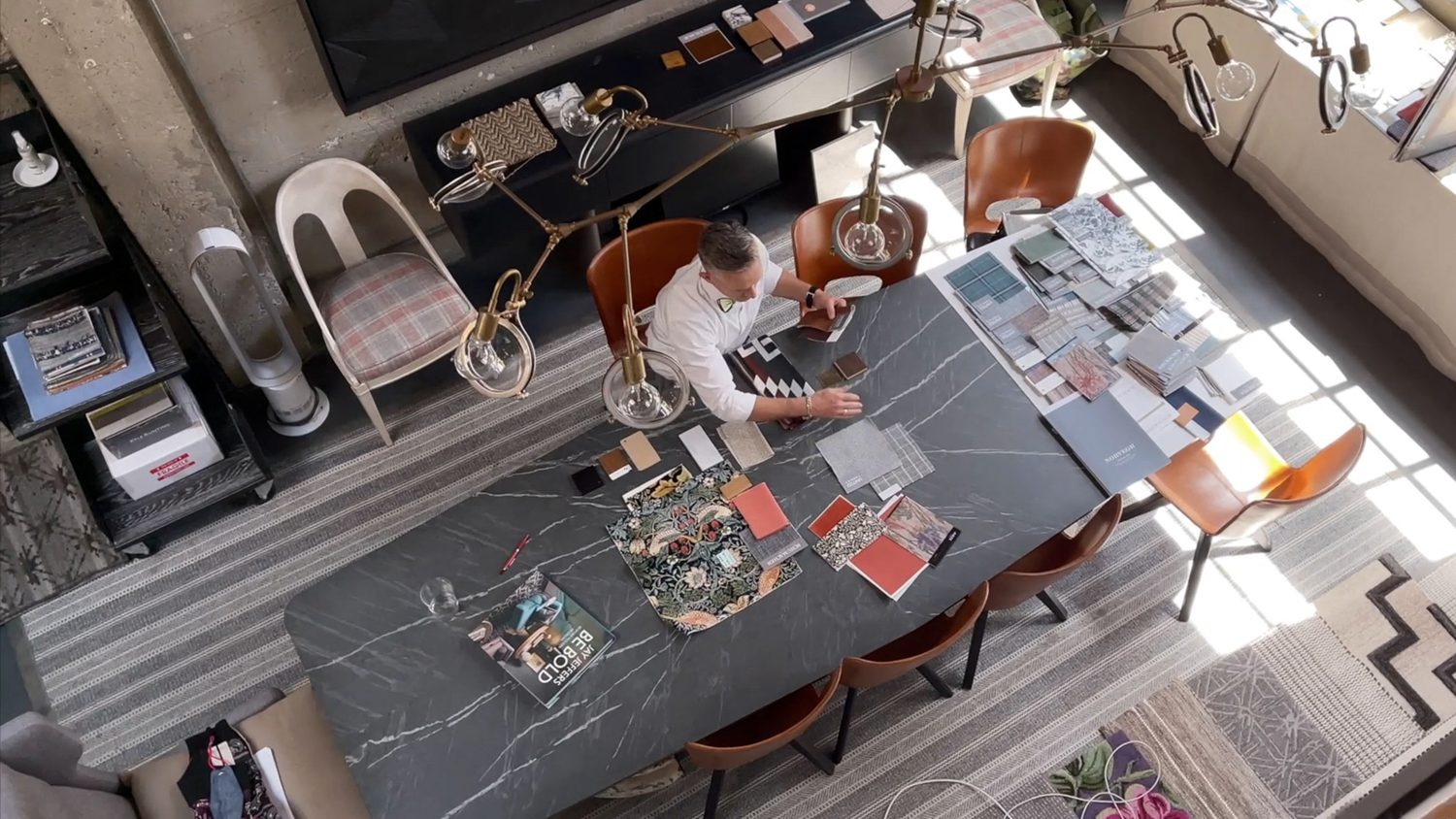 ArielJay Jeffers办公桌