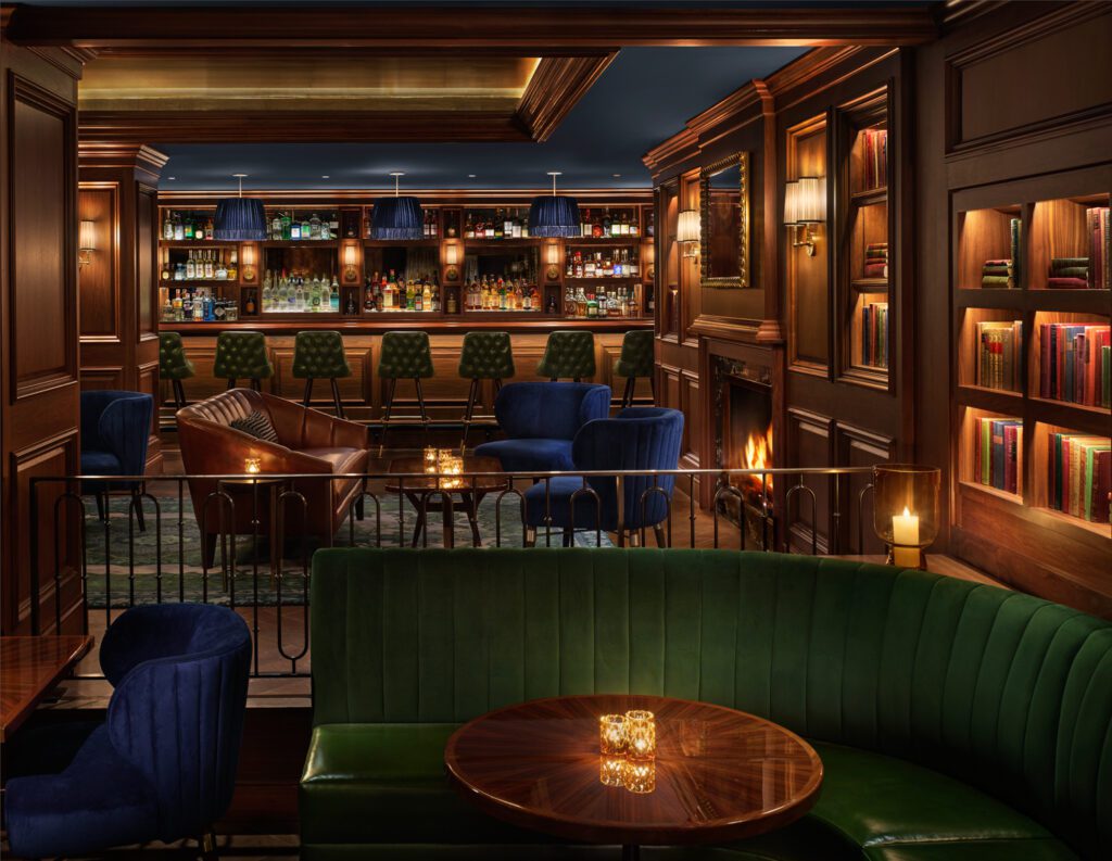 Street酒吧皮条工具箱和黑木口音 借出当地最喜爱的水洞照片由Nikolas Koenig提供