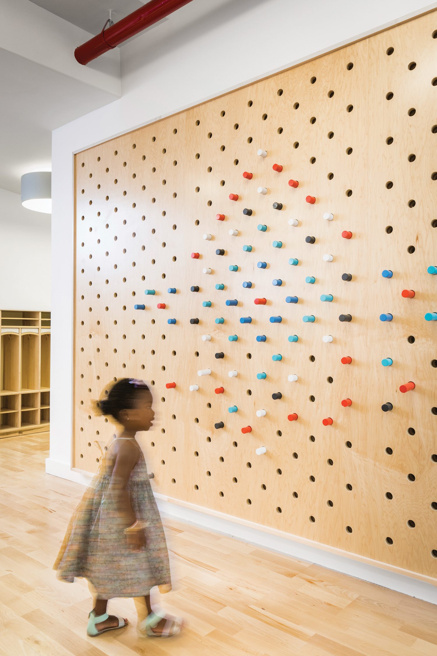 egbod特征墙向Prospect Lefferts花园Maple街校提供幼儿视角,