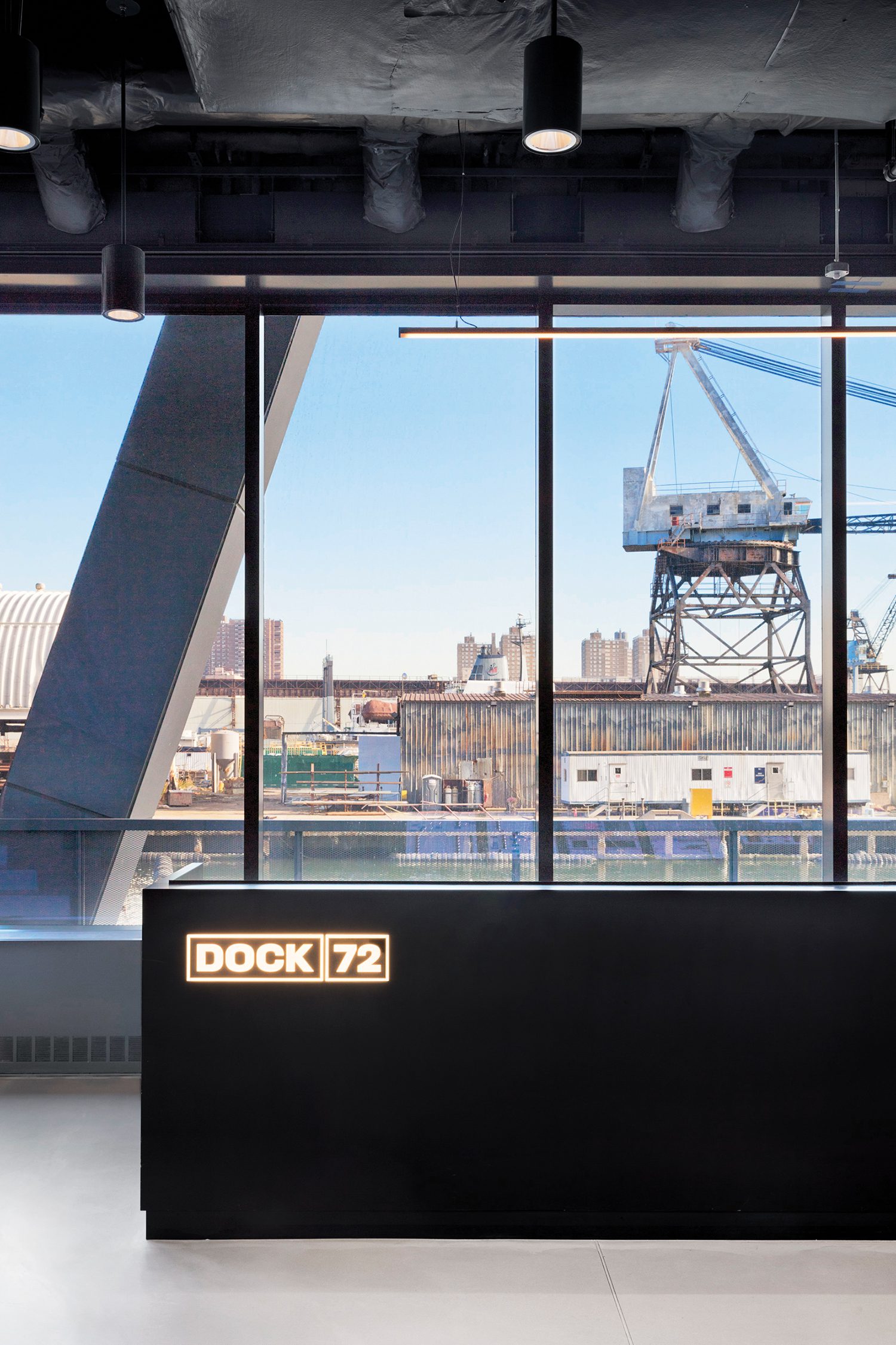 客人到大厅黑丝前台报到