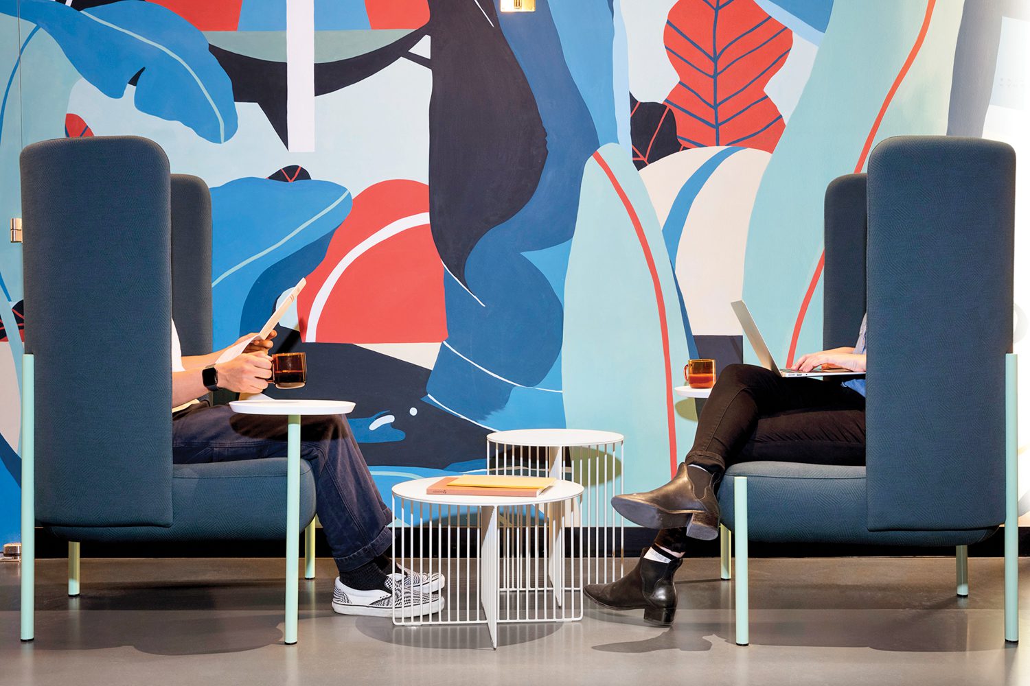 回大厅走廊 PerezOchando的Ara轮椅合用Greg Lamarche壁画