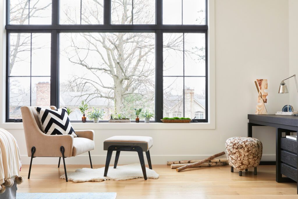 由劳伦斯卡尔设计公司和约旦罗森堡建筑师制作的纽约住宅卧室中的慰安区Kelly Marshall摄影