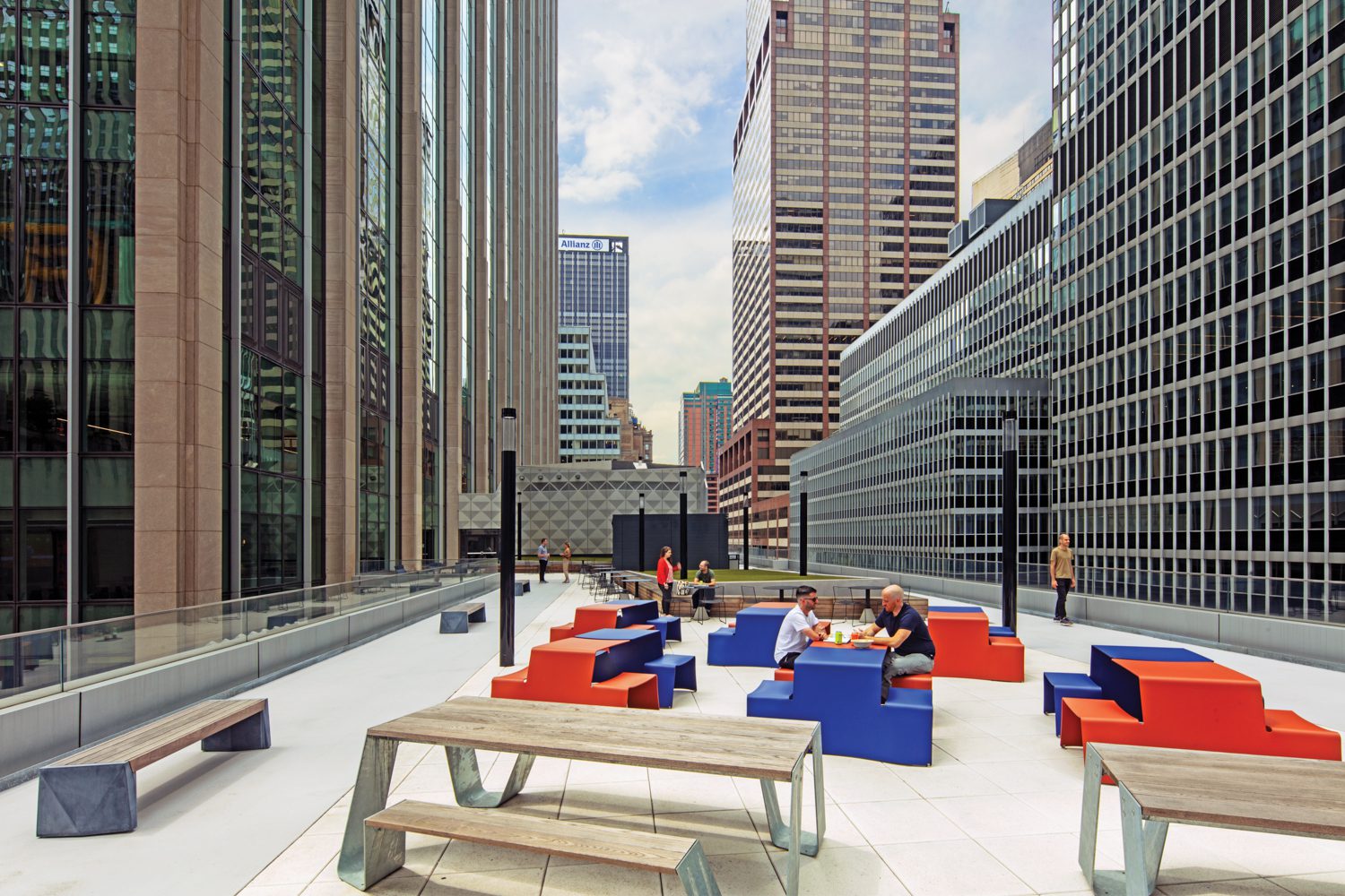 由Extremis创建的铝化比克尼克表为阳台添加颜色