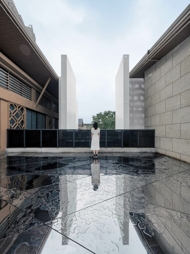 双石楼间方形不锈钢运行