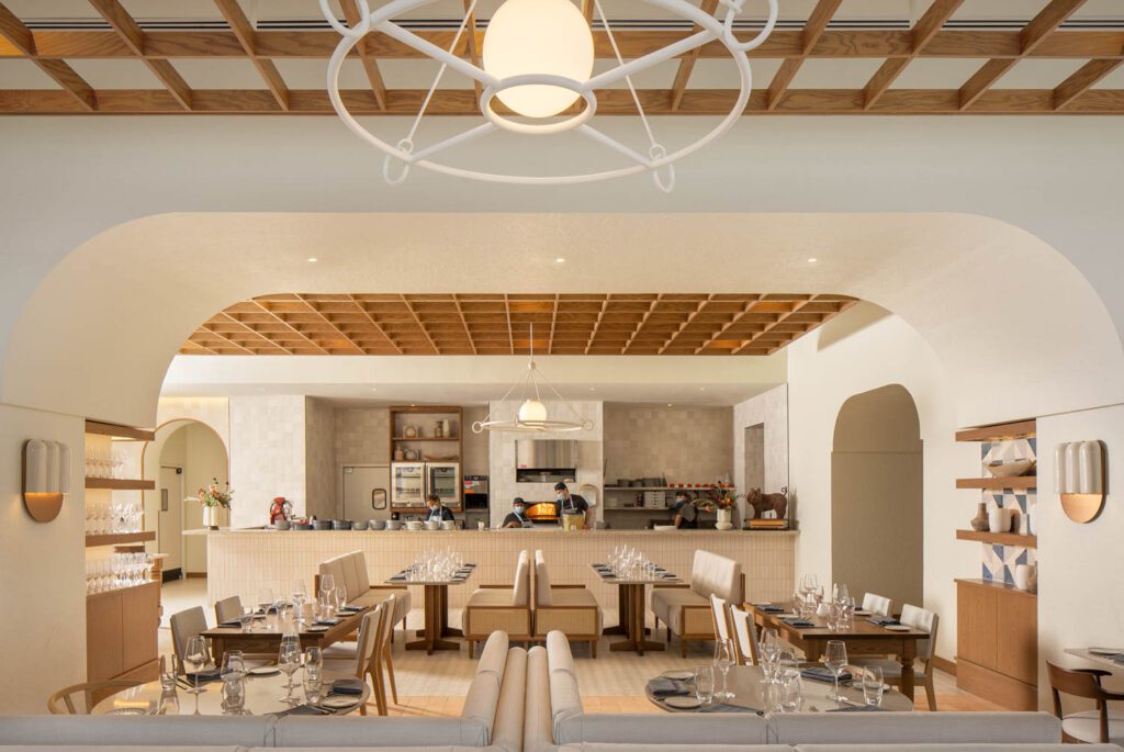 自定义定点由Remington Lighting悬浮上餐厅