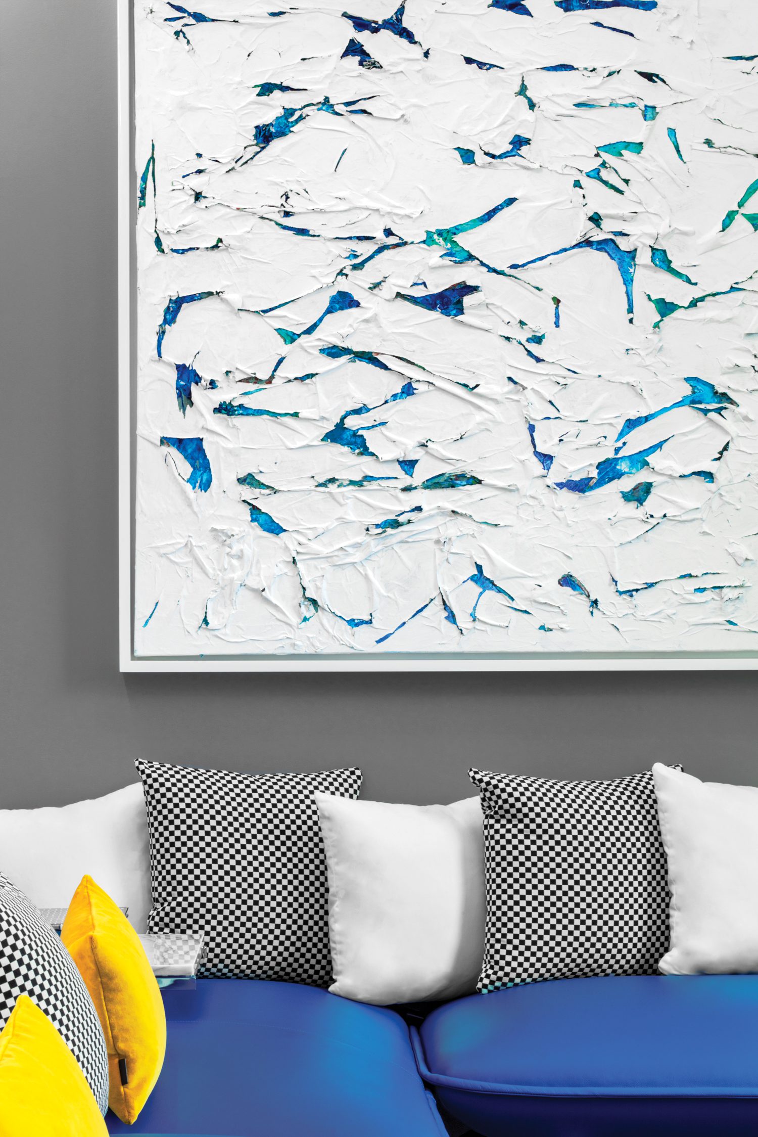 Luca Nichetto皮沙发与Shayna La画分享首饰大厅角