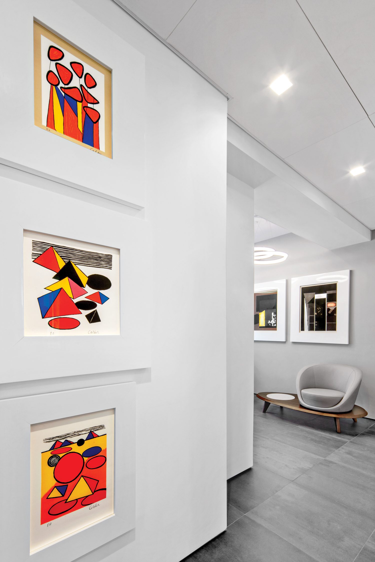 3架亚历山大卡尔德平面画