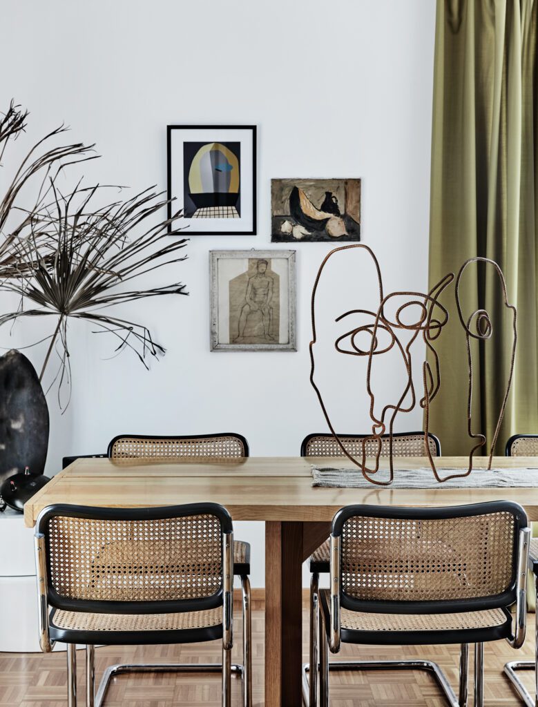 梦 皮埃尔古伦巴赫画像 坐在饭桌上