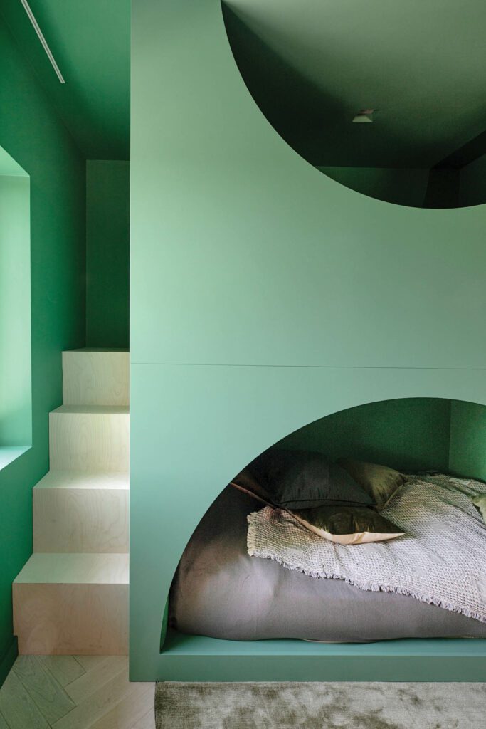 Birch-blywood阶梯服务 内置双层床 在孩子的房间