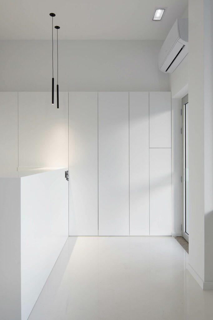 Climar编译板挂上定制装饰MDF办公桌自定义存储线墙