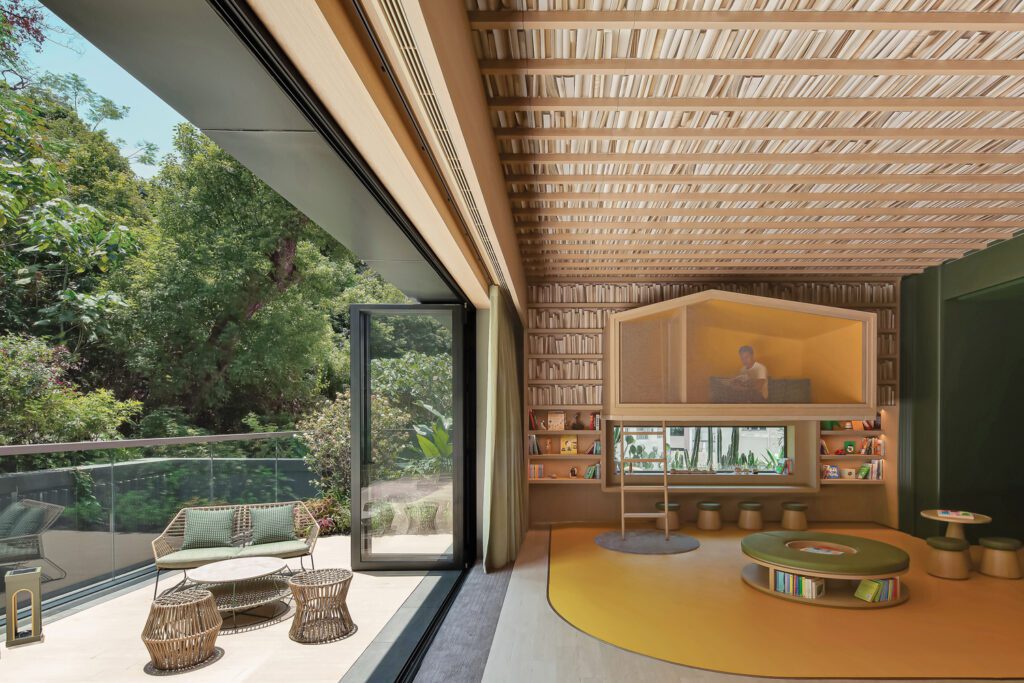 Emiliana设计用绳子家具搭建平台,康乐楼下儿童游戏区由梯子访问阅读小屋